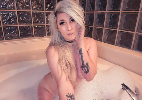 Lindsay Elyse beautiful pornstar photo