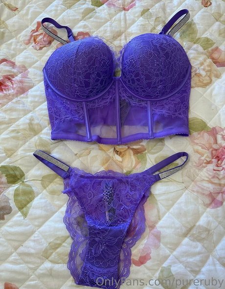 pureruby hot pornstar pics