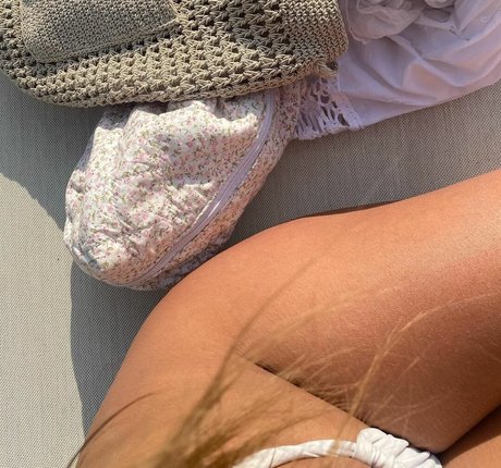 Veronica Desjardins free model picture