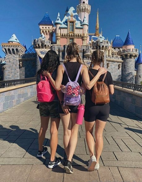 NakedBakers nude model picture