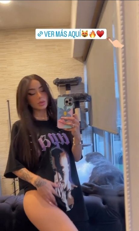 Caelike pornographic star pic