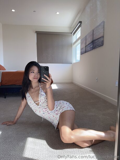 lucymochifree beautiful model image