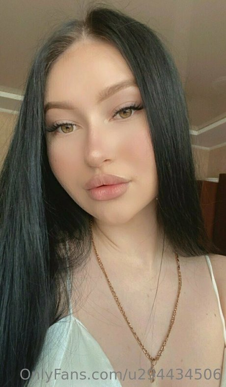 fancy lips model sexy image