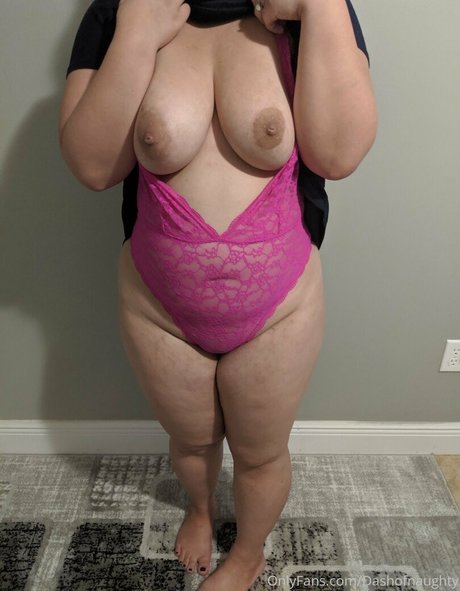 dashofnaughty nude model images