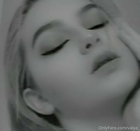 valya_ high quality pornstar pictures