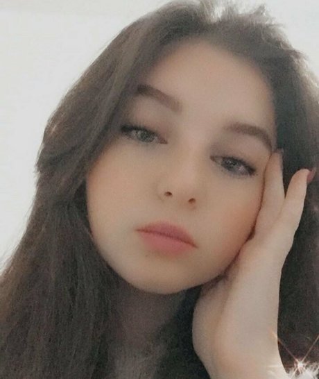 valya_ pornstar hd img