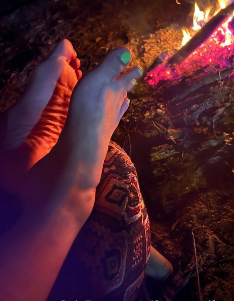 wifeyassandfeet pornstar erotic pictures