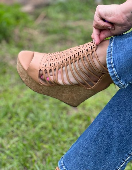 wifeyassandfeet star xxx pic