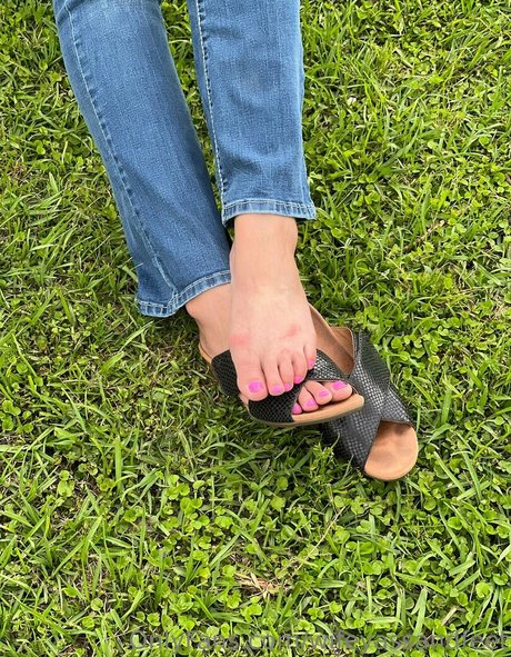 wifeyassandfeet Profile photo