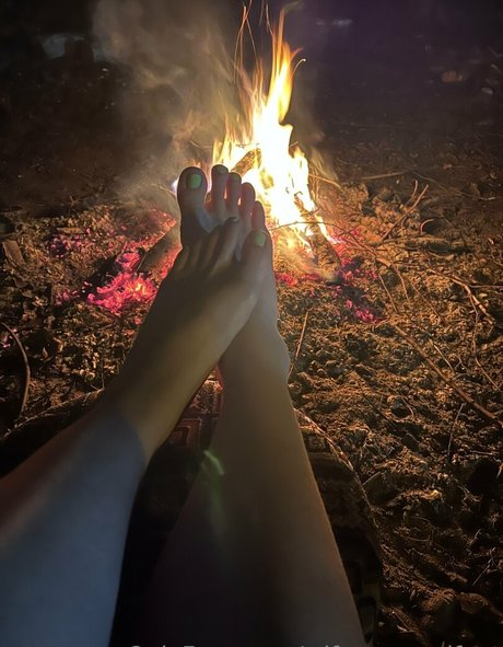 wifeyassandfeet adult actress photo