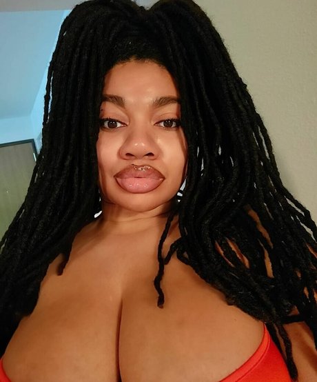 Locked Honey Princess sexy star pics