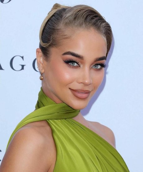 Jasmine Sanders model beautiful img