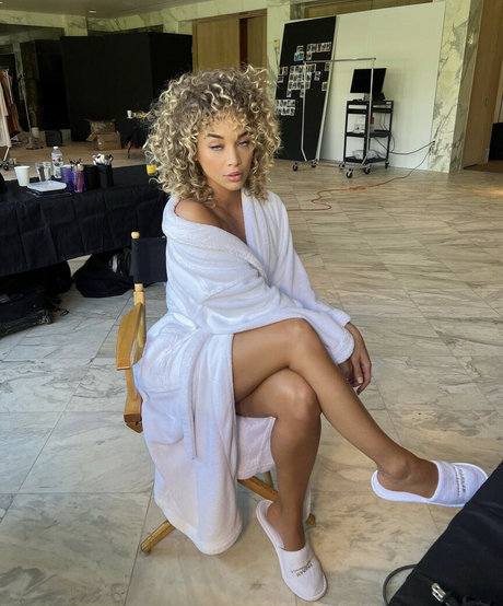 Jasmine Sanders sexy star pic