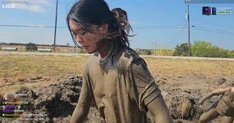 ExtraEmily star top photos