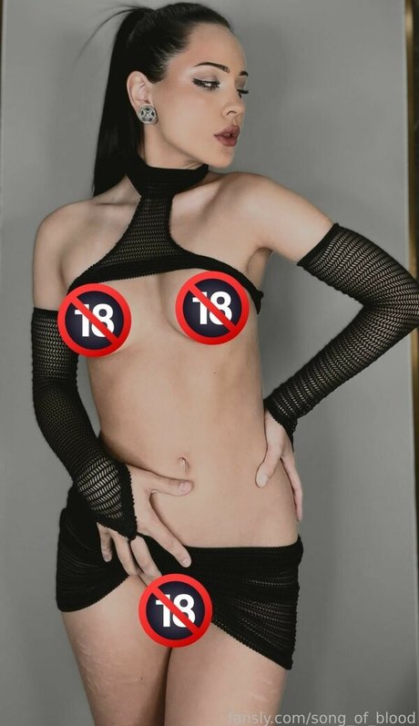 girl of yourdreams free model pics