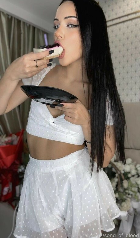 girl of yourdreams model pretty photo