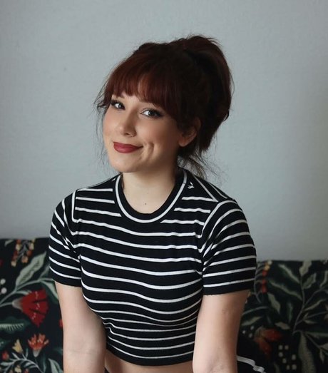 Abelina Sabrina Quick photo