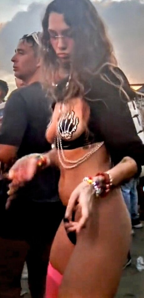 Miss x bee erotic actress photo