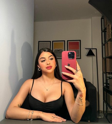 Valeria Carruyo star free pics