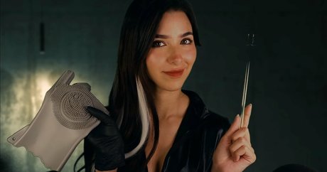 ASMR Glow pretty model pictures