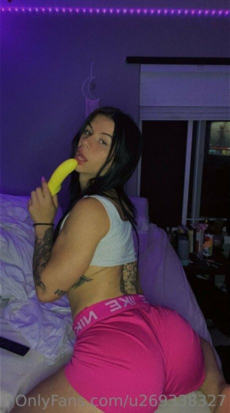 lizzysnyder18 sexy star photos