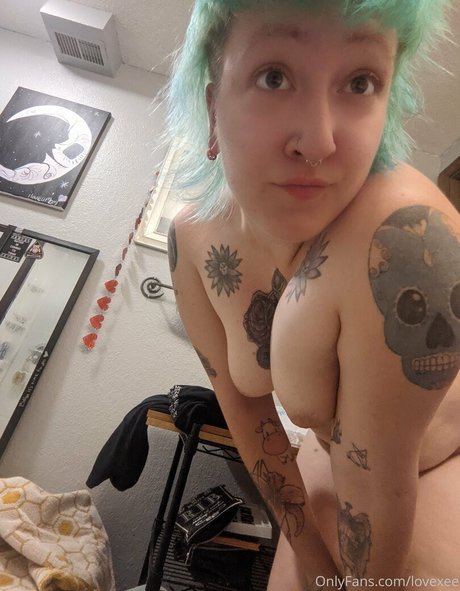 blonde secretary onlyfans xxx archive