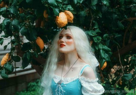 elara moonq model naked photos