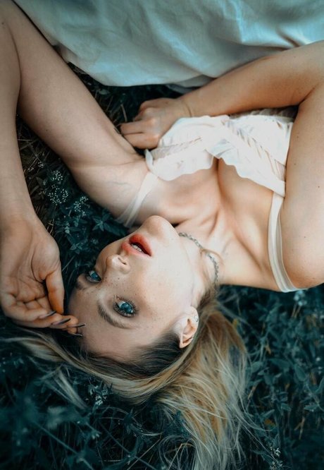 elara moonq pornstar hot img