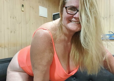 skinny babe onlyfans pornographic image