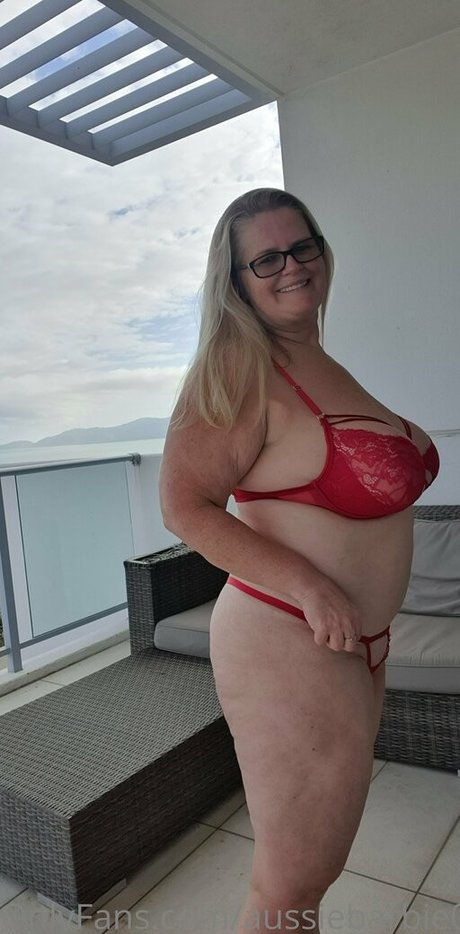 brazilian big tits onlyfans top img