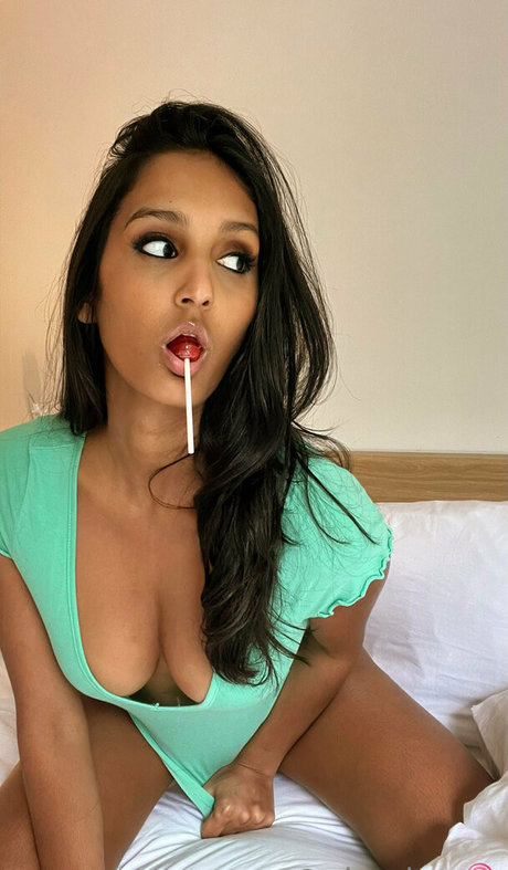 nina lea star exclusive image