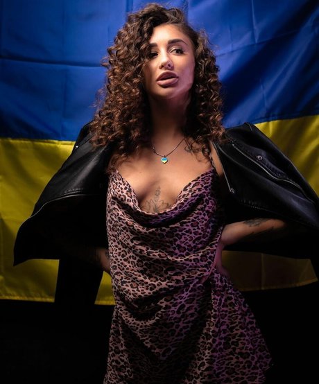 Marina Rebediuk hot actress pics