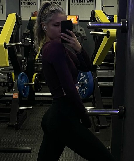 Lady Ross model nice pic