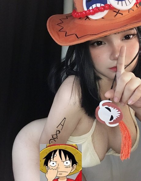 miraaamiku sex model photos