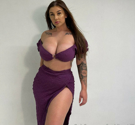 baddie girlll exclusive star photo