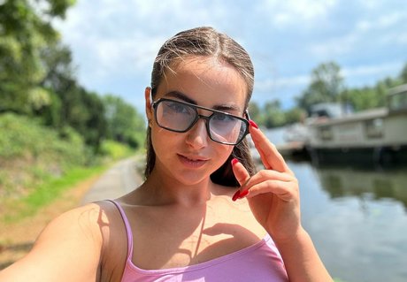 NaughtyCola porn actress image