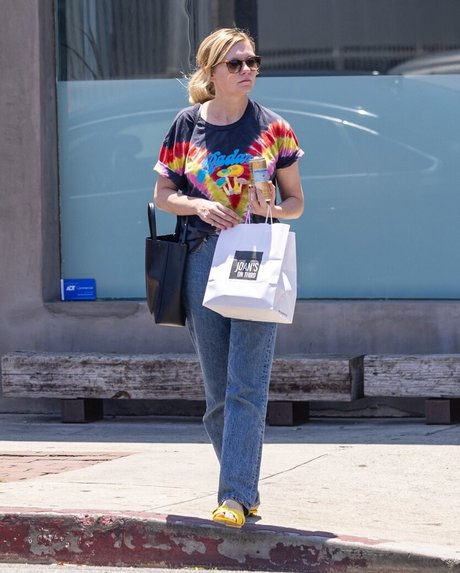 Kirsten Dunst model nude gallery