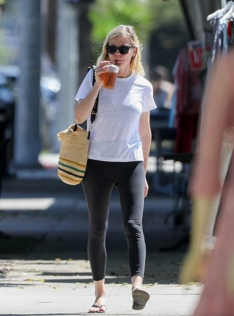 Kirsten Dunst pornstar free photos