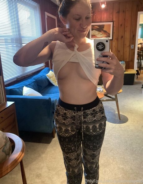 autumnskyexo nude pornstar pic