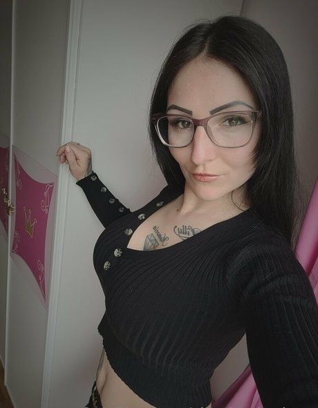 cheeky charlotte sexy model pictures