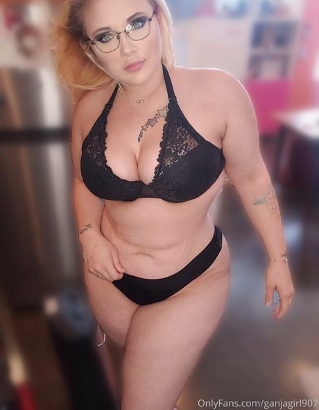 ganjagirl907 star beautiful photo