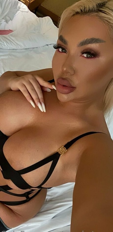 sarahstonnee nice pornstar photo