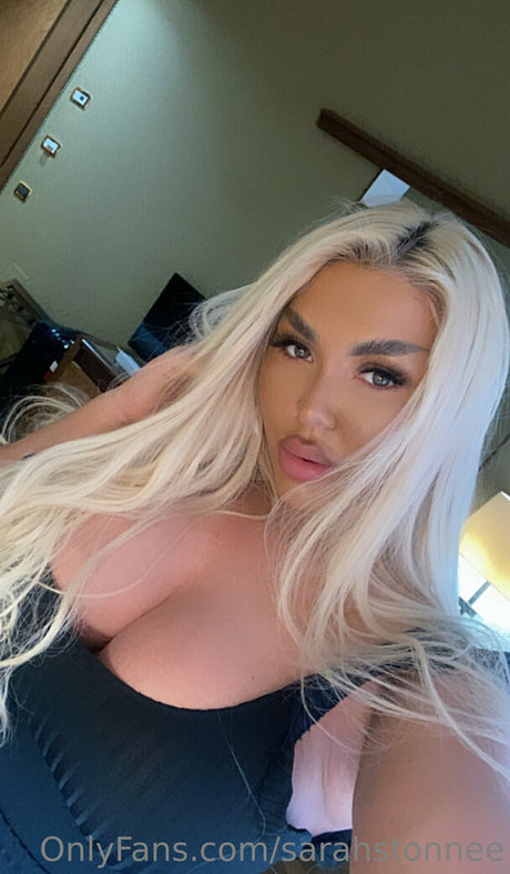 sarahstonnee erotic star image