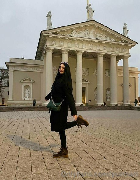 blonde secretary onlyfans sexy naked pic