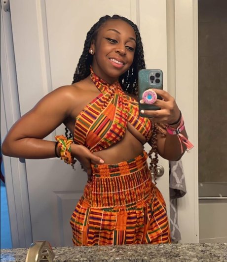 JazzyGuns nice actress image