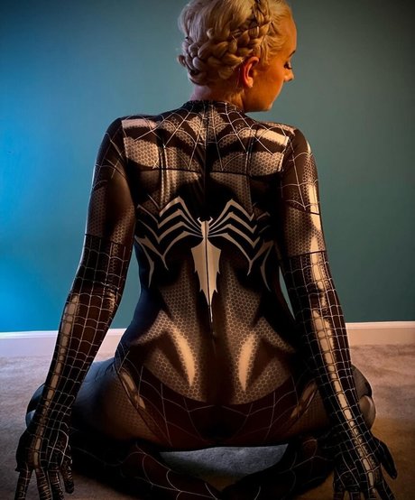 LiteWeight Gaming model sex pics