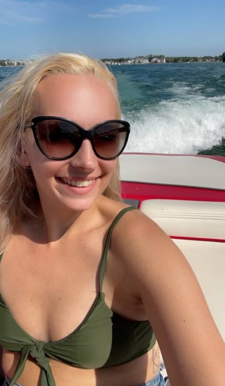 LiteWeight Gaming model sex photo