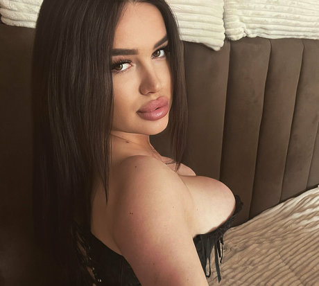 julyboobsfree erotic pornstar img