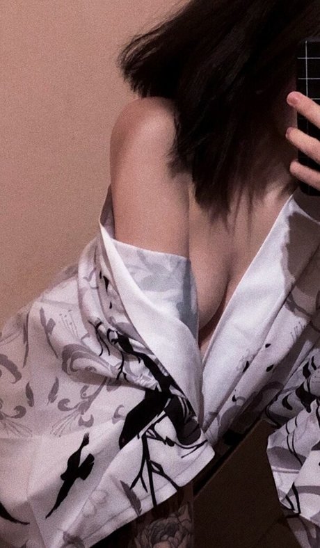 disi asakura model naked photo