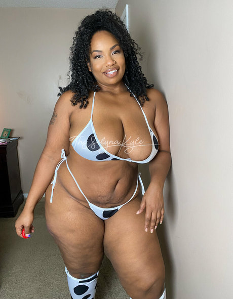 selynakylexoxo model naked pics